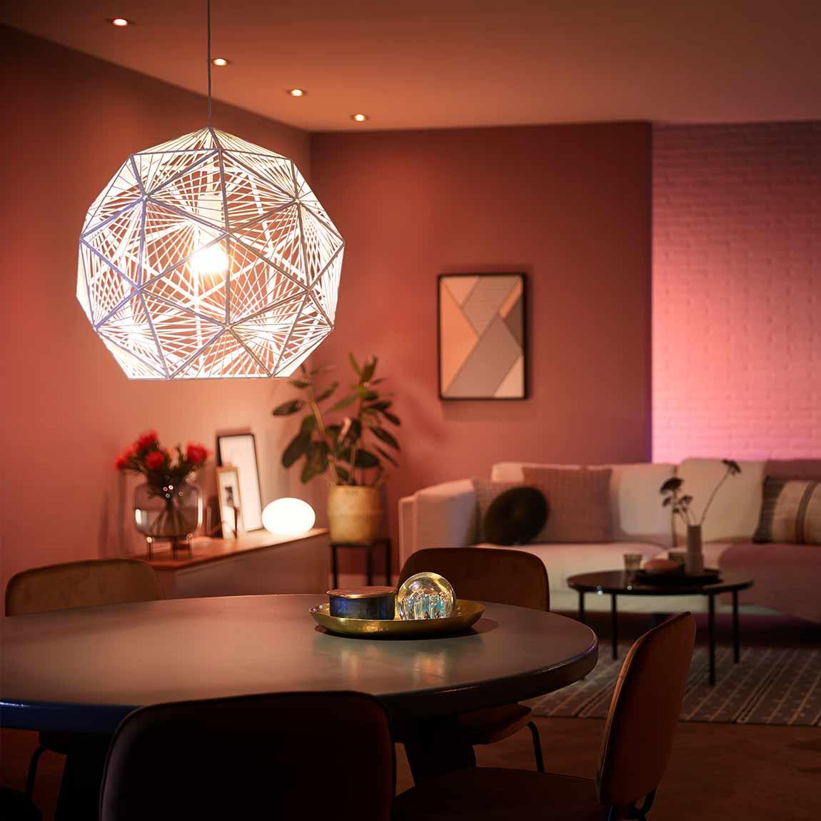 Philips Hue White & Color Ambiance E27 800lm 8er-Set_Lifestyle_Wohnzimmer weiss