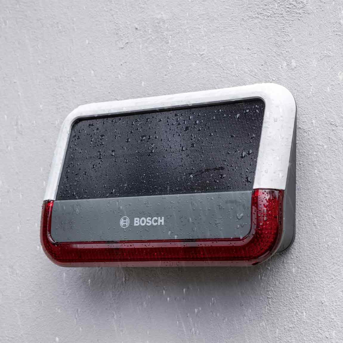 Bosch Smart Home Außensirene + Innensirene_Lifestyle_Außensirene an Hauswand