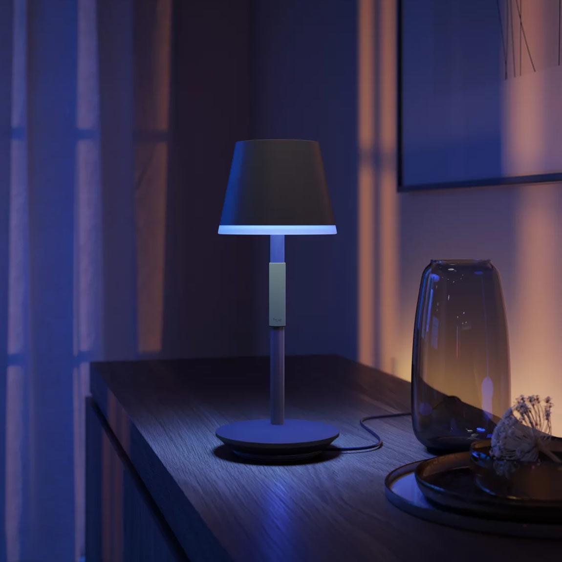 Philips Hue White & Color Ambiance Go - Tragbare Tischleuchte - Schwarz_Lifestyle_3