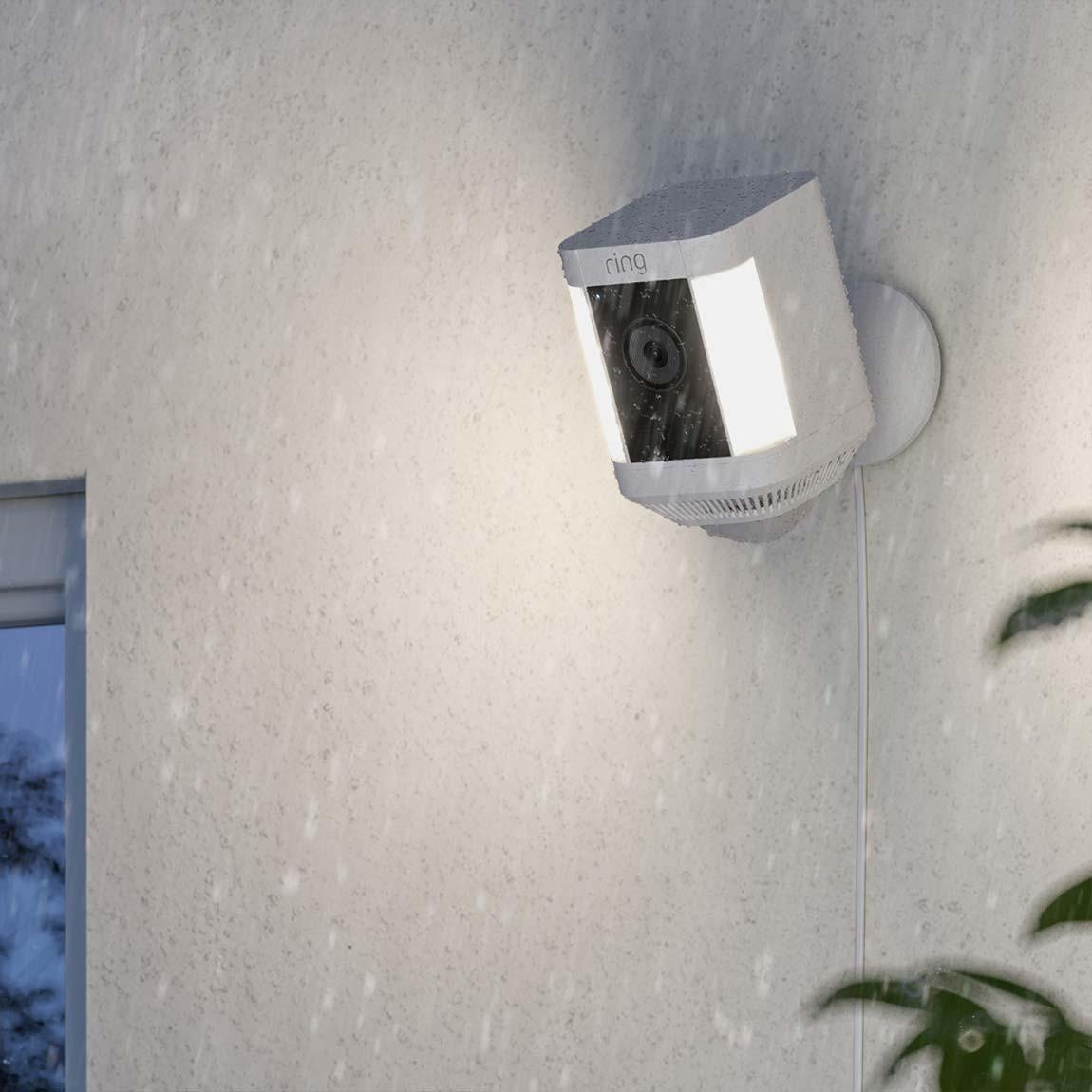 Ring Spotlight Cam Plus Plug-In 2er-Pack_wetterfest