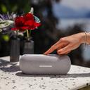 Harman Kardon Luna - Tragbarer Bluetooth Lautsprecher - Weiß_lifestyle_2