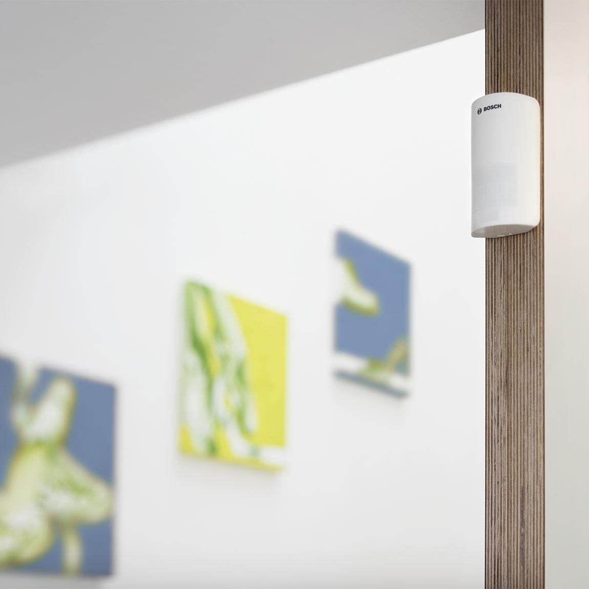 Bosch Smart Home Bewegungsmelder 3er-Set_Lifestyle_Am Treppenaufgang montiert