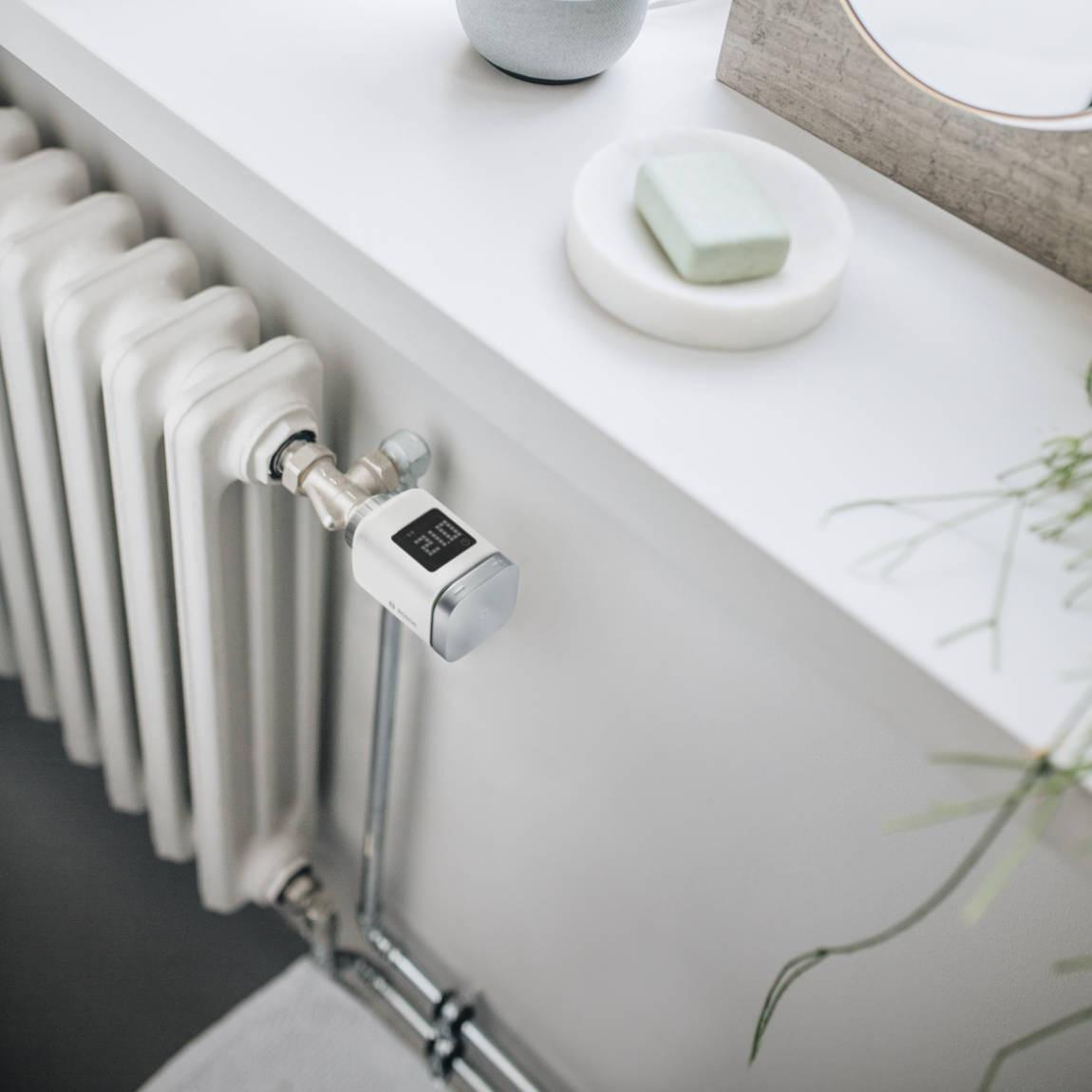Bosch Smart Home Heizkörper-Thermostat II 3er-Set_Lifestyle_An Heizkörper