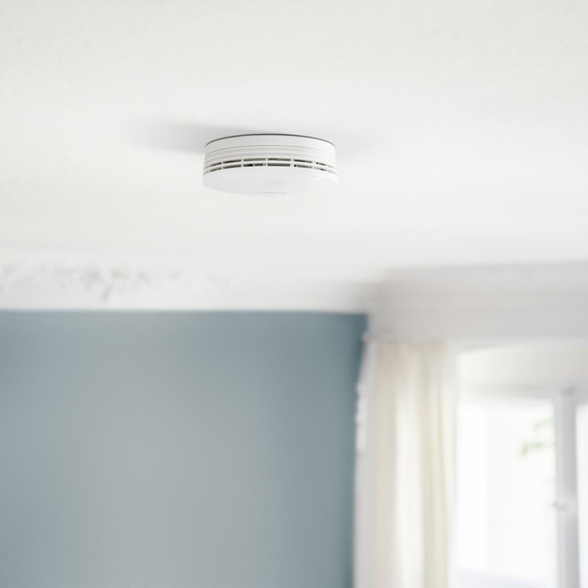 Bosch Smart Home Eyes Innenkamera II + Rauchwarnmelder II_Rauchmelder in Wohnung