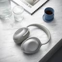 KEF Mu7 – wireless Over-Ear Kopfhörer - Grau_Lifestyle_auf Tisch