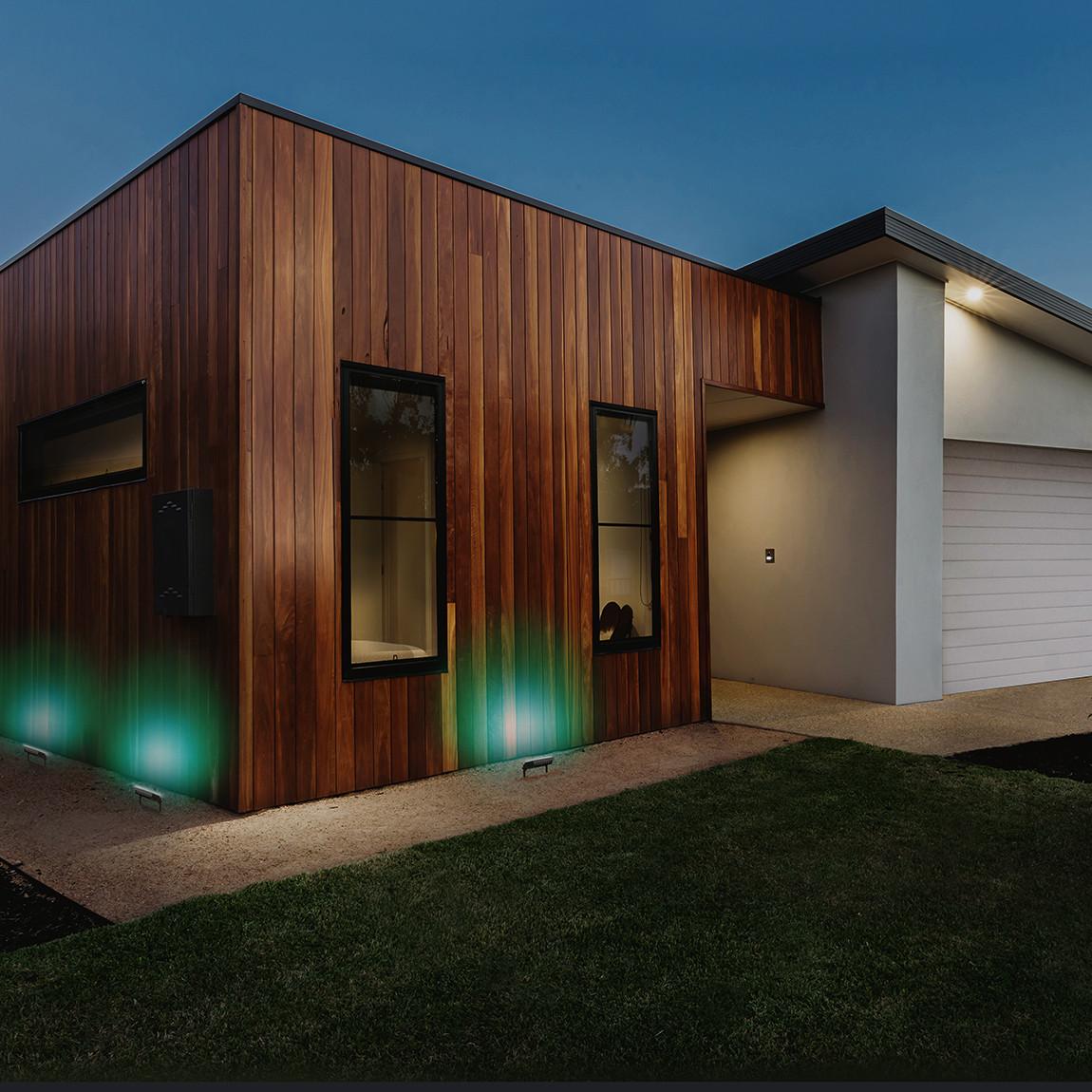 Ledvance SMART+ Flood Wandstrahler 30W RGBW WiFi Haus mit Garage
