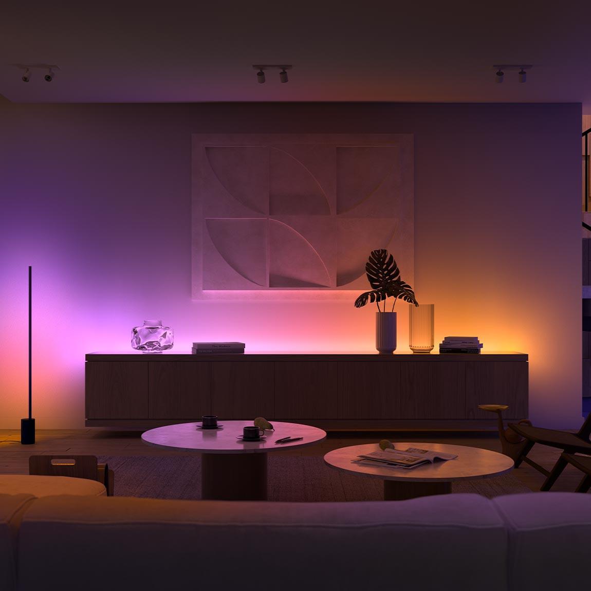 Philips Hue Gradient Ambiance Lightstrip 1m Erweiterung - Lifestyle Wohnzimmer indirekte Beleuchtung