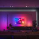 Philips Hue Gradient Signe Stehleuchte + Smart Plug_Lifestyle_Wohnzimmer farbig