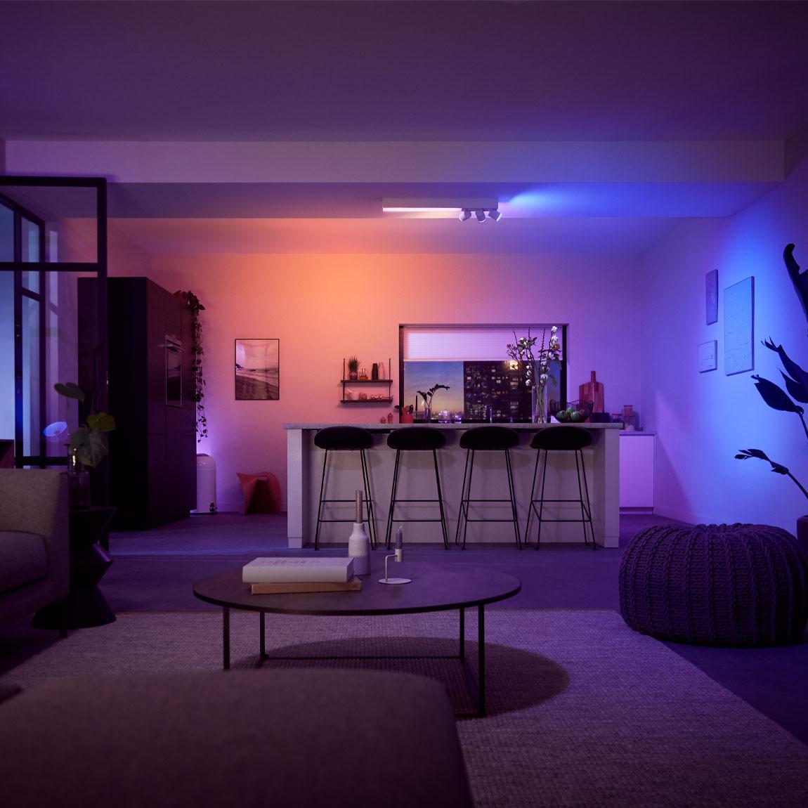 Philips Hue White and Color Ambiance Centris Spot 3flg + Bewegungsmelder_Lifestyle_Küche farbig