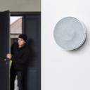 Netatmo Smarte Innen-Alarmsirene - Weiß auf wand mit einbrecher 