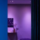 Philips Hue White and Color Ambiance GU10 Bluetooth Spot Lifestyle Flur mit lila Licht