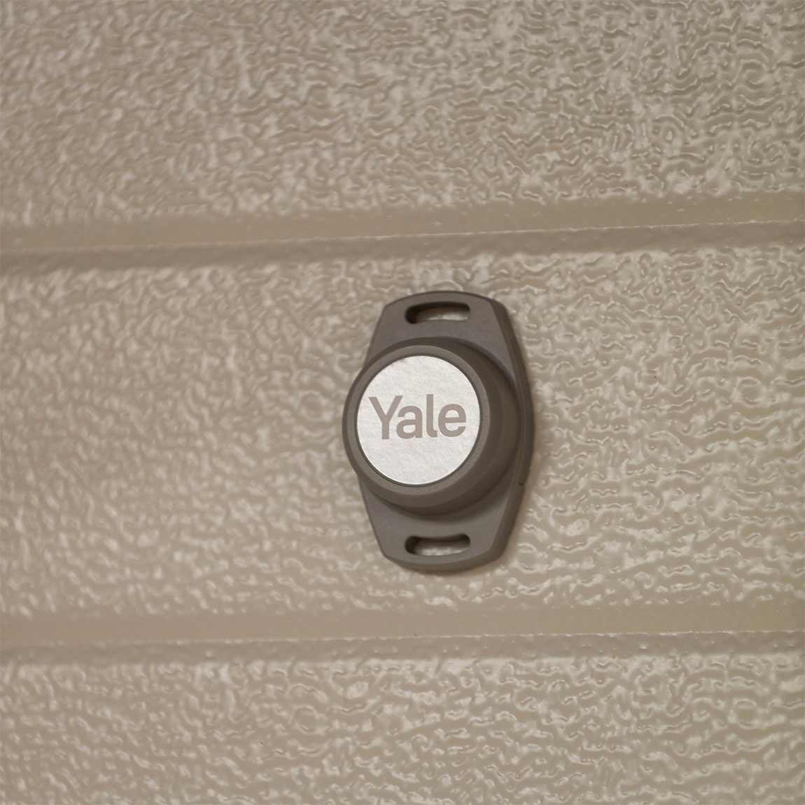 Yale Smart Opener Garage - Garagentoröffner mit Positionssensor (Für Sektional- und Schwingtore)_lifestyle