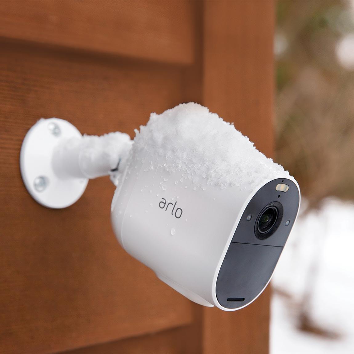 Arlo Essential Spotligt-Kamera wetterfest auch bei Schnee