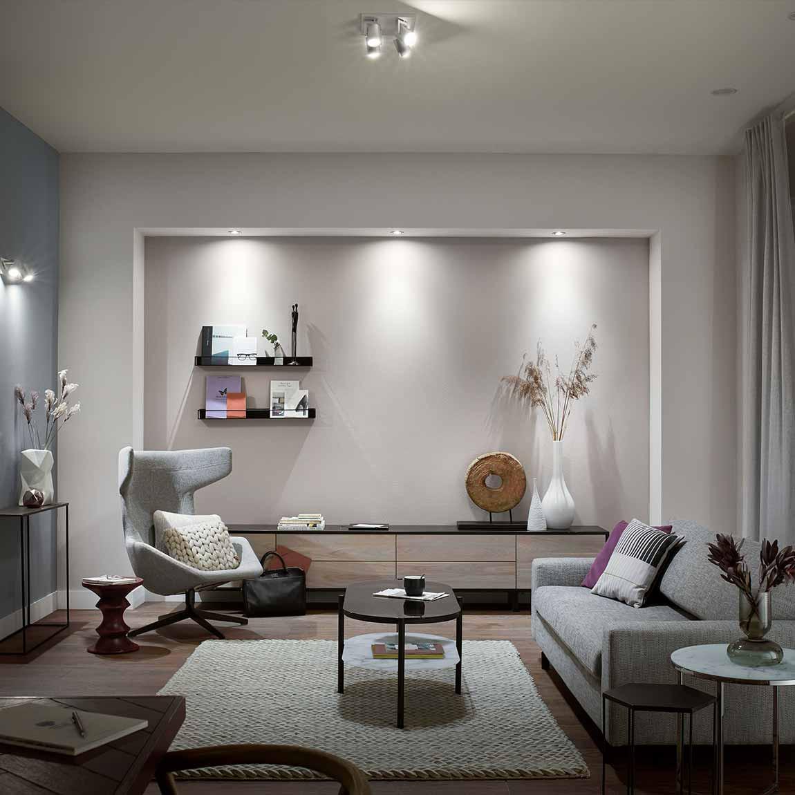 Philips Hue White & Color Ambiance GU10 Dreierpack 3x230lm - Lifestyle Wohnzimmer in Weiß