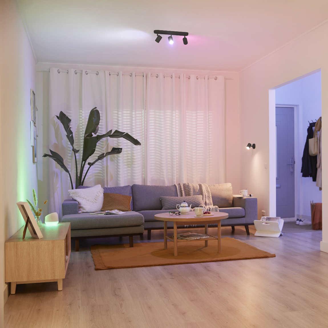 WiZ IMAGEO Spots Deckenleuchte Tunable Farbig 3x 5W - schwarz_Lifestyle_Wohnzimmer farbig
