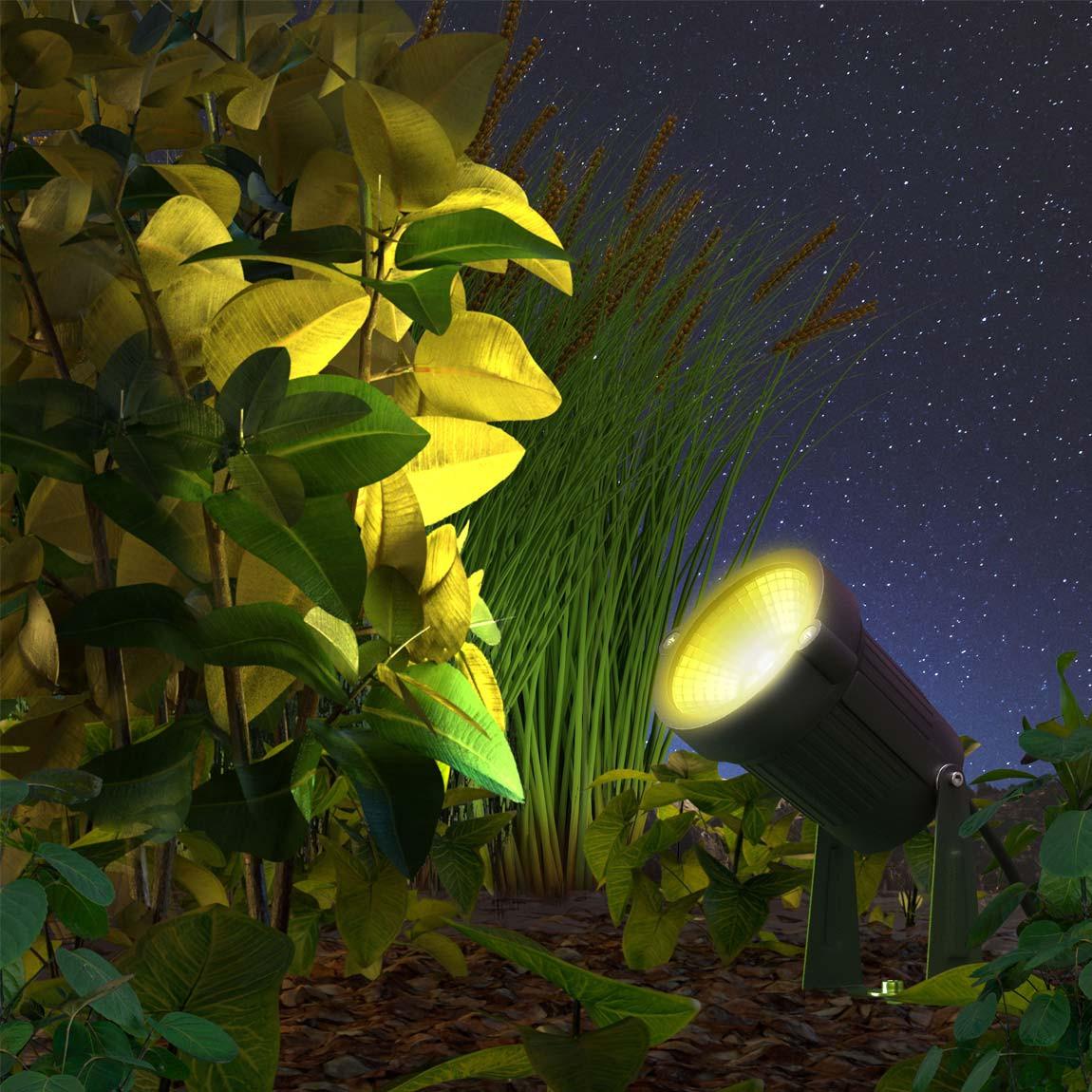 Innr Smart Outdoor Spot Light Colour strahlt Pflanze an