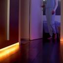 Philips Hue White and Color Ambiance LightStrip Plus Basis mit Zubehör 