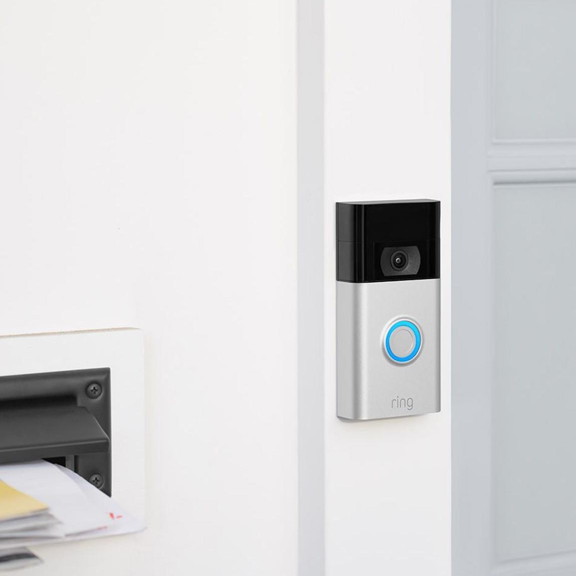 Ring Video Doorbell (2. Generation) - Video-Türklingel am Türrahmen schräge Ansicht