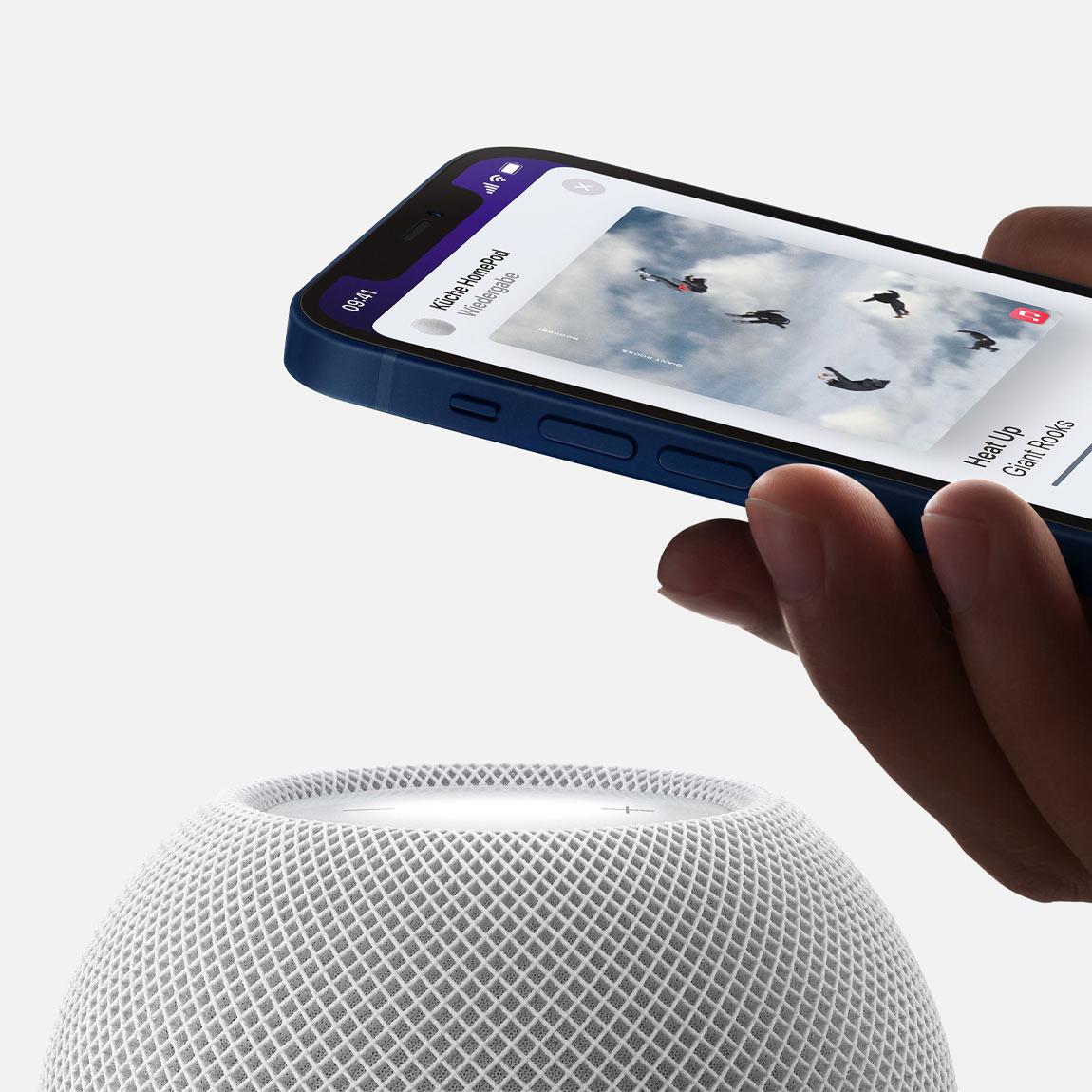 Apple HomePod mini - Smart Speaker - space grau mit iPhone 12