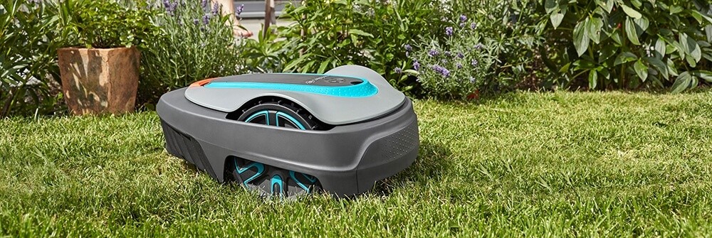 Mähroboter von Worx auf Rasen