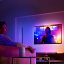 Philips Hue Gradient Ambiance Lightstrip 2m Basis - Lifestyle Wohnzimmer mit Tv