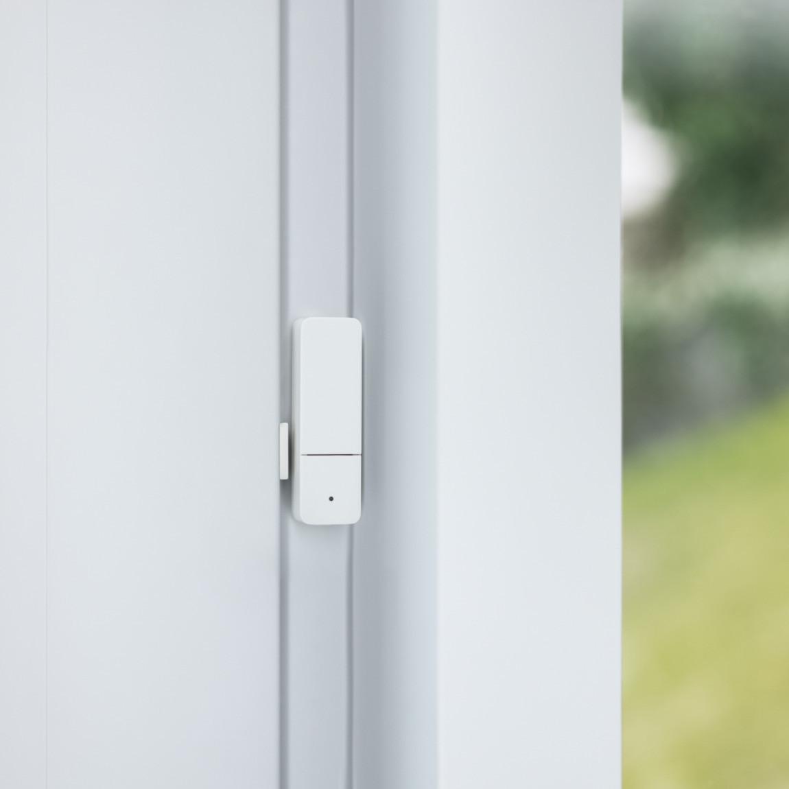 Bosch Smart Home - Starter Set Sicherheit_Fenster-Sensor an Fenster